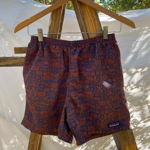 Patagonia Men’s baggie shorts— small